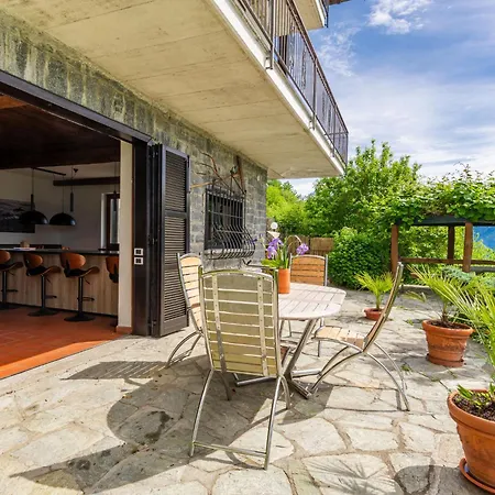 By Interhome Lejlighed Vercana